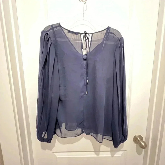 Sioni Navy Blue Two Piece Blouse Sheer Cami - Picture 5 of 10